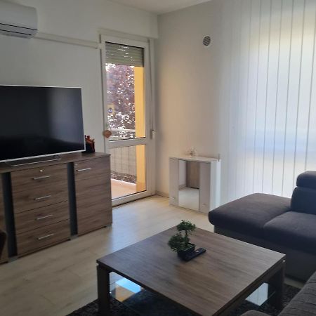 Urban Apartman Apartment Miskolc Bagian luar foto