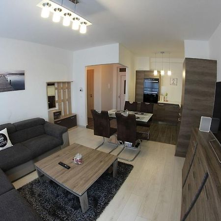 Urban Apartman Apartment Miskolc Bagian luar foto