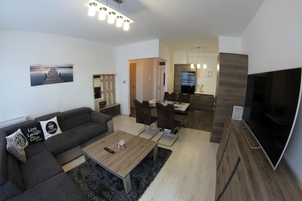 Urban Apartman Apartment Miskolc Bagian luar foto